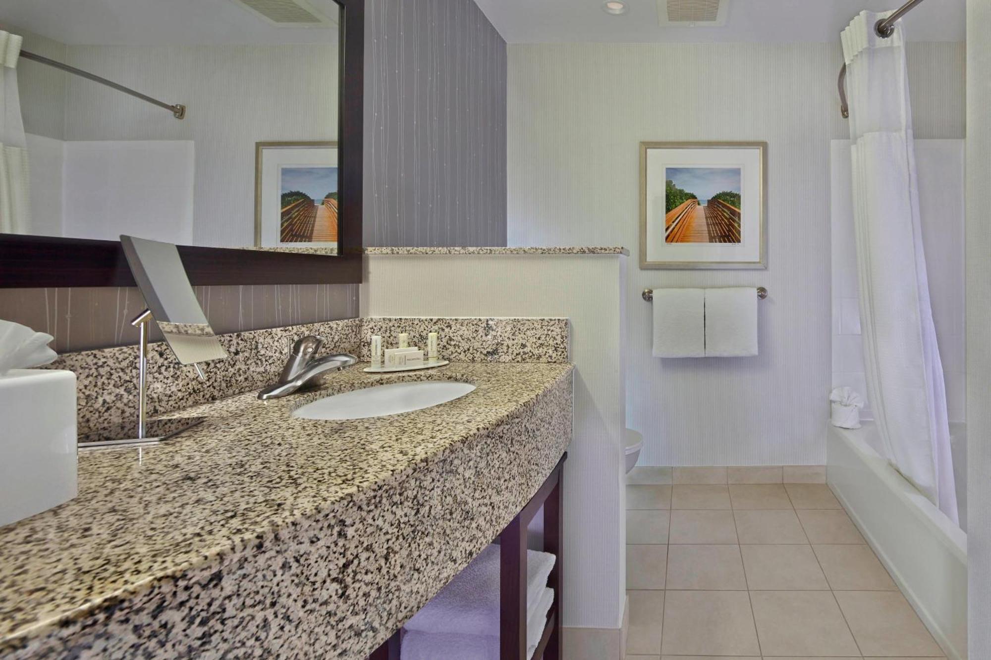 Courtyard By Marriott Stuart