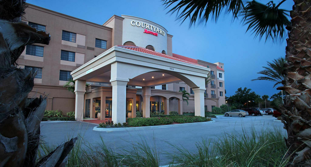 Hotel Courtyard By Marriott
