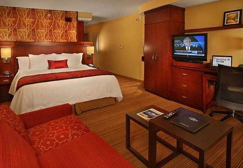 Hotel Courtyard By Marriott Stuart